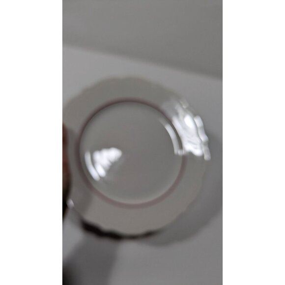 Syracuse China Dinner Plate Red Rim Scalloped Edges Vintage - Picture 3 of 8